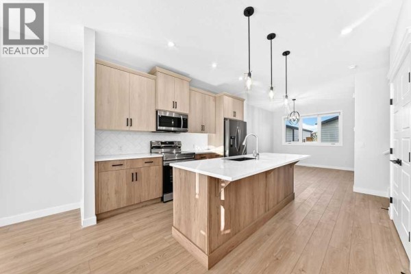 4pc Bathroom - 28 Veranda Boulevard Sw, Calgary, AB T2Y0S7 Photo 4