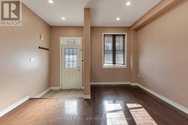 Primary Bedroom - 28 Vincent Street, Brampton, ON L6R0G8 Photo 5