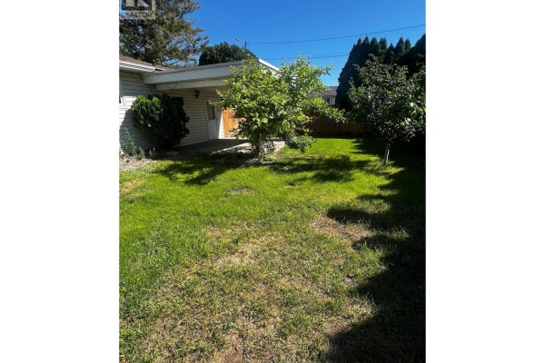 Full bathroom - 28 Willow Crescent, Osoyoos, BC V0H1V5 Photo 5