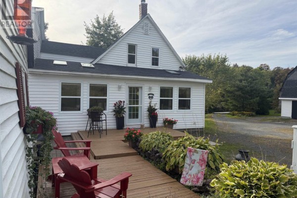 Living room - 28 Woodburn Road, Pine Tree, NS B2H5C4 Photo 3
