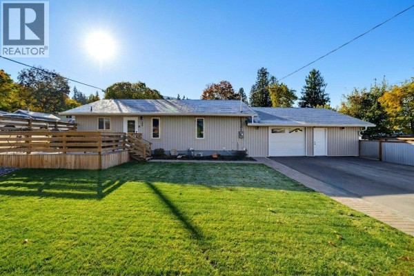 4pc Bathroom - 280 5 Avenue Se, Salmon Arm, BC V1E4G7 Photo 2