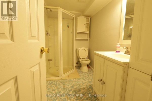 280 Boisdale Avenue, Richmond Hill, ON L4C1R3 Photo 3