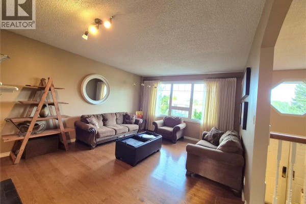 Dining nook - 280 Hayes Drive, Swift Current, SK S9H4H1 Photo 3