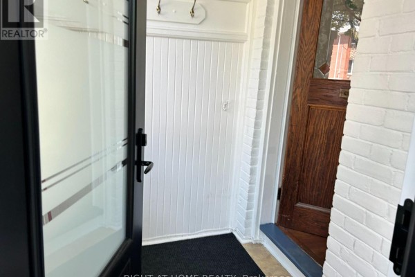 Primary Bedroom - 280 Kenilworth Avenue, Toronto, ON M4L3S8 Photo 4