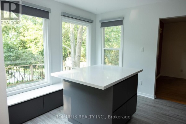 Kitchen - 280 King Andrew Drive, Mississauga, ON L4Z1P8 Photo 3