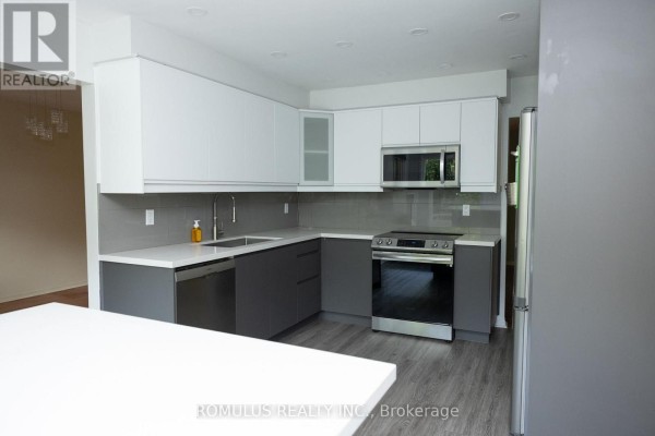 Family room - 280 King Andrew Drive, Mississauga, ON L4Z1P8 Photo 4