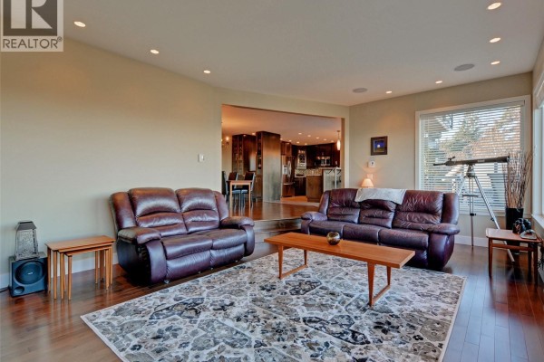 Den - 280 Milburn Dr, Colwood, BC V8W4A3 Photo 4
