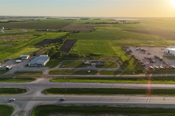 280 Pth 12 Highway, Steinbach, MB R5G1T6 Photo 2