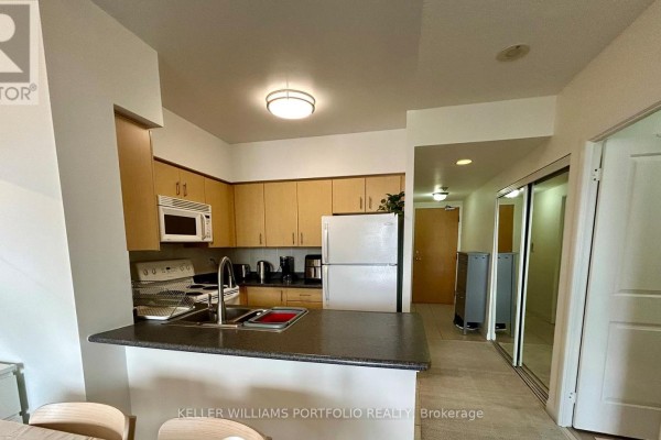 Kitchen - 2801 - 4968 Yonge Street, Toronto, ON M2N7G9 Photo 5