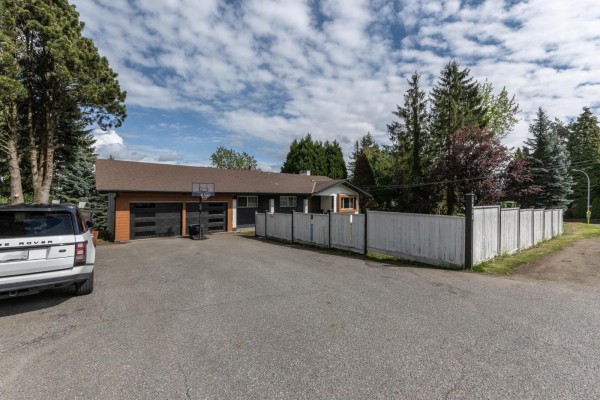 2802 Upland Crescent, Abbotsford, BC V2T2E9 Photo 2