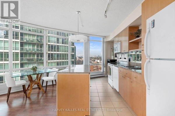 Kitchen - 2803 - 373 Front Street W, Toronto, ON M5V3R7 Photo 5