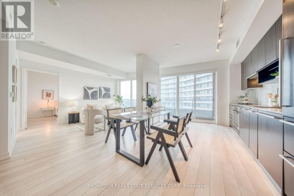 2807 - 117 Mcmahon Drive, Toronto, ON, photo 3