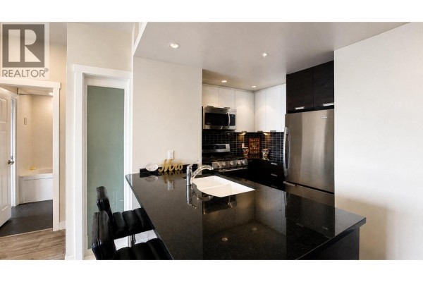 2808 2968 Glen Drive, Coquitlam, BC V3B0C4 Photo 5