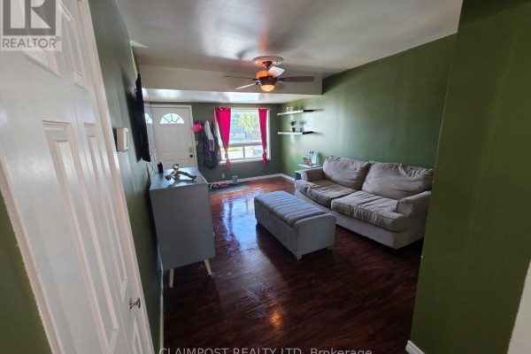 Living room - 281 Maple Street N, Timmins, ON P4N6C2 Photo 2