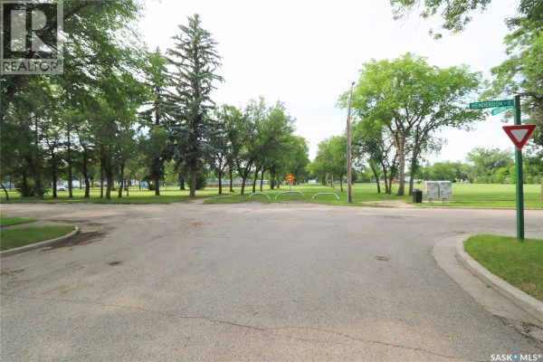 281 Second Avenue N, Yorkton, SK S3N1H1 Photo 4