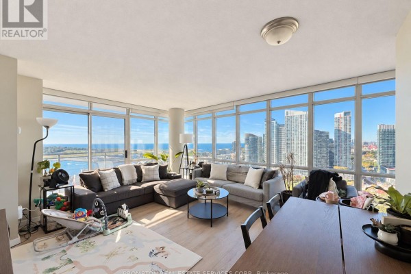 2812 - 15 Fort York Boulevard, Toronto