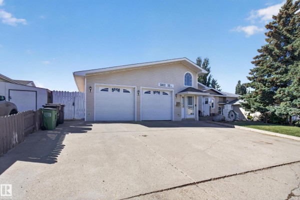 Kitchen - 2812 35 St Nw, Edmonton, AB T6L3Y4 Photo 3
