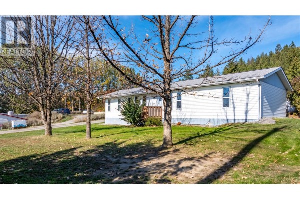 Full ensuite bathroom - 2812 Highway 3, Creston, BC V0B1G1 Photo 3
