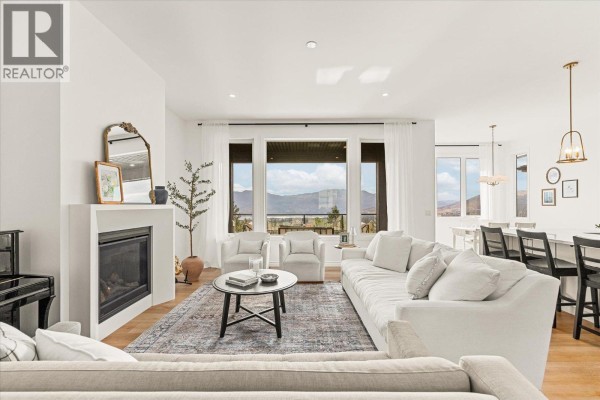 Living room - 2815 Copper Ridge Drive, West Kelowna, BC V4T0E7 Photo 4