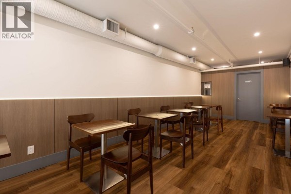 2815 W Broadway, Vancouver, BC V6K2G6 Photo 2