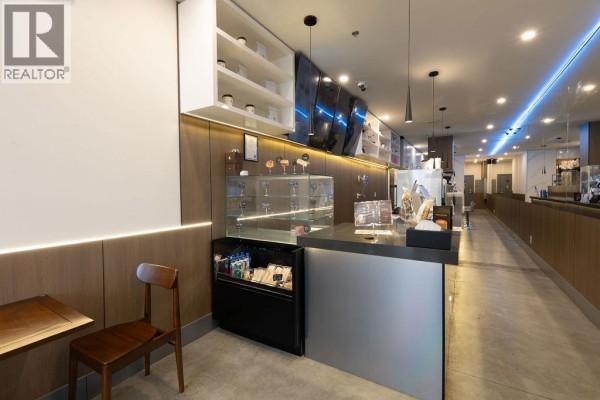 2815 W Broadway, Vancouver, BC V6K2G6 Photo 4