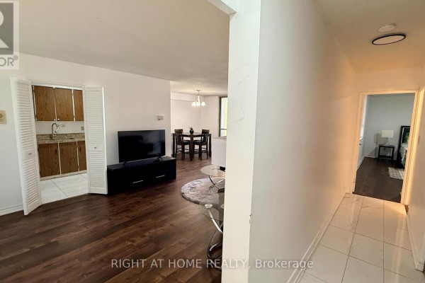2819 - 1 Massey Square, Toronto, ON, photo 3