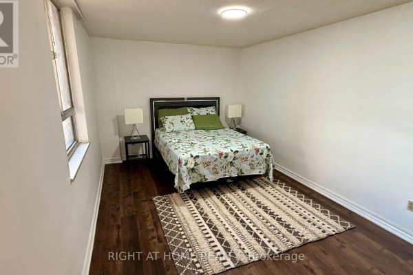 2819 - 1 Massey Square, Toronto, ON M4C5L4 Photo 5
