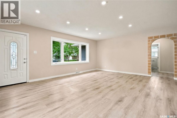 Den - 2819 Montreal Crescent, Regina, SK S4P2W6 Photo 4