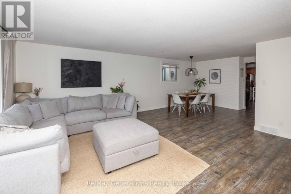 Bedroom 3 - 282 Algoma Street N, Thunder Bay, ON P7A5A6 Photo 5