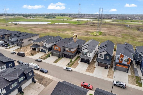 2820 1 Av Sw, Edmonton, AB, photo 3
