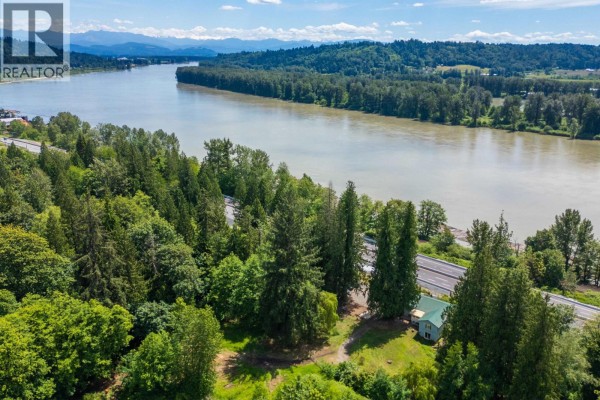 28203 Lougheed Highway, Maple Ridge, BC V2W1L1 Photo 4