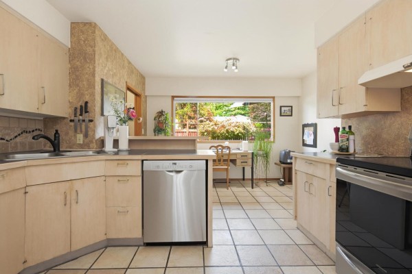2822 Upland Crescent, Abbotsford, BC V2T2E9 Photo 5