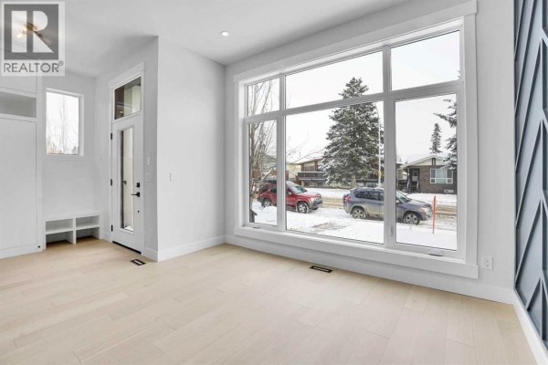 Living room - 2823 29 Street Sw, Calgary, AB T3E2K7 Photo 3