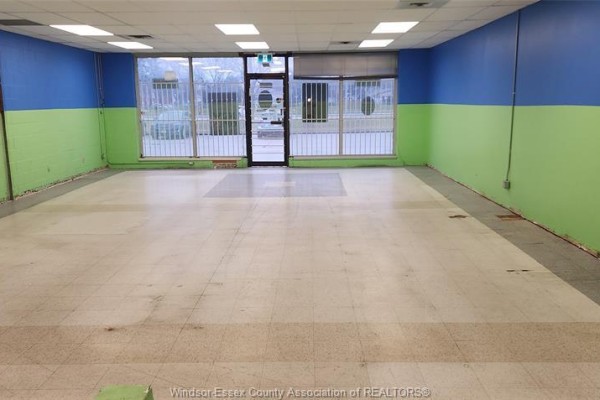 2825-2885 Lauzon Parkway Unit# 214, Windsor, ON N8T3H5 Photo 4