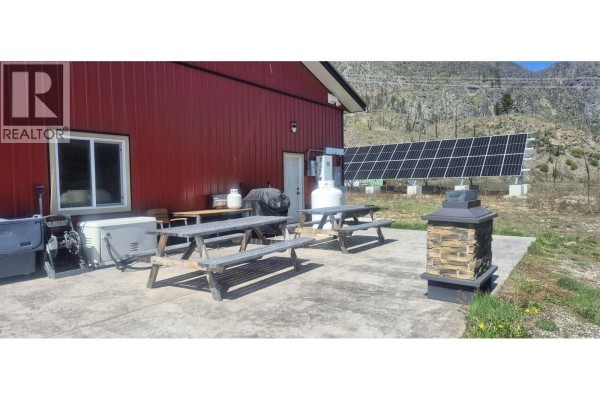 2825 33 Highway, Westbridge, BC V0H2B0 Photo 4