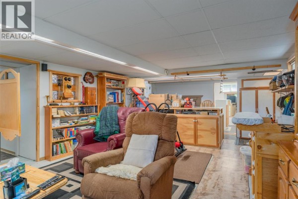 2828 9th Avenue, Castlegar, BC, photo 2