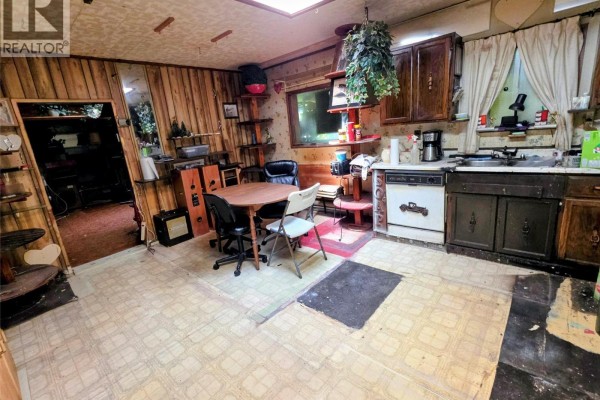 Family room - 283 2nd Avenue, Trail, BC V1R4V3 Photo 5