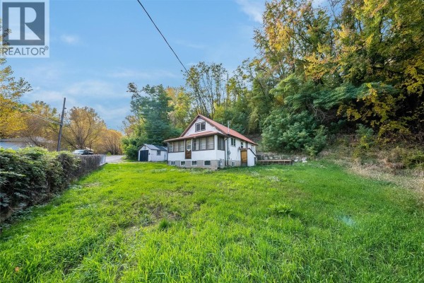 Sunroom - 283 Wellington Avenue, Warfield, BC V1R2K9 Photo 3