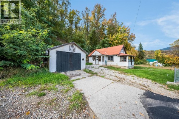 Mud room - 283 Wellington Avenue, Warfield, BC V1R2K9 Photo 4