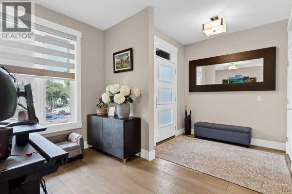Foyer - 2830 42 Street Sw, Calgary, AB T3E3M1 Photo 3