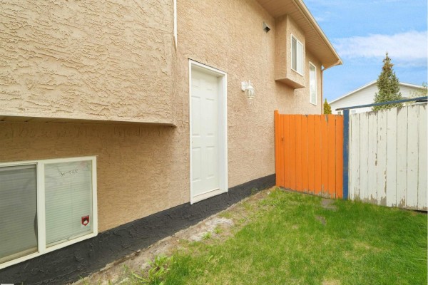 Primary Bedroom - 2832 36b Av Nw, Edmonton, AB T6T1N4 Photo 5