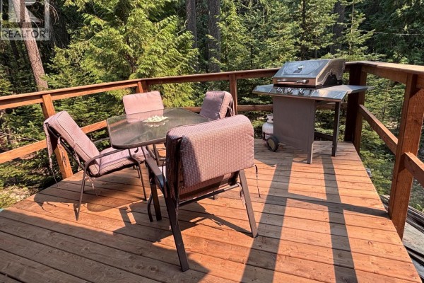 2832 Jewel Lake Road, Jewel Lake, BC, photo 2