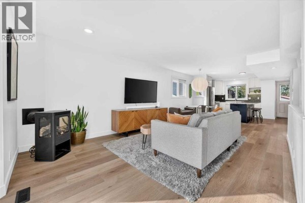 Foyer - 2837 29 Street Sw, Calgary, AB T3E2K7 Photo 4