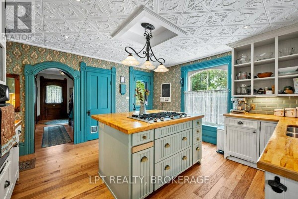 Kitchen - 2837 Rutledge Road, Frontenac, ON K0H2T0 Photo 4