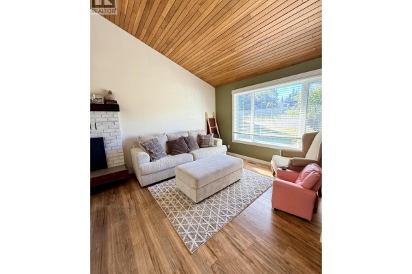Primary Bedroom - 2838 Ingala Drive, Prince George, BC V2K3Z8 Photo 4