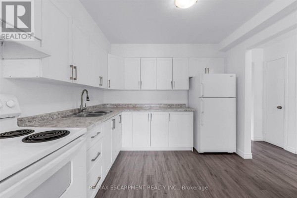 Bedroom - 284 - 100 Brownleigh Avenue, Welland, ON L3B5V8 Photo 5