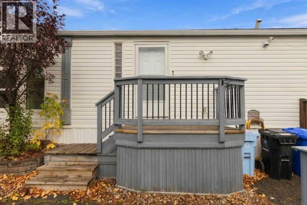 Foyer - 284 Caouette Crescent, Fort Mcmurray, AB T9K2H9 Photo 4