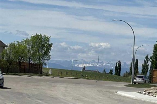 284 Rock Lake Drive Nw, Calgary, AB, photo 3