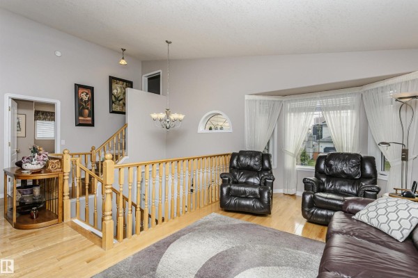 Dining room - 2840 151a Av Nw, Edmonton, AB T5Y2Y8 Photo 2