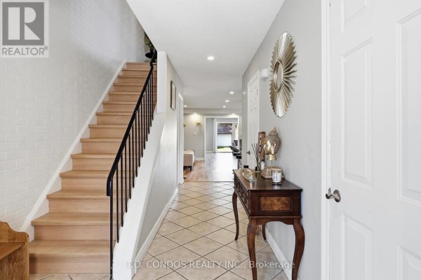 Family room - 2843 Arvida Circle, Mississauga, ON L5N1R4 Photo 4